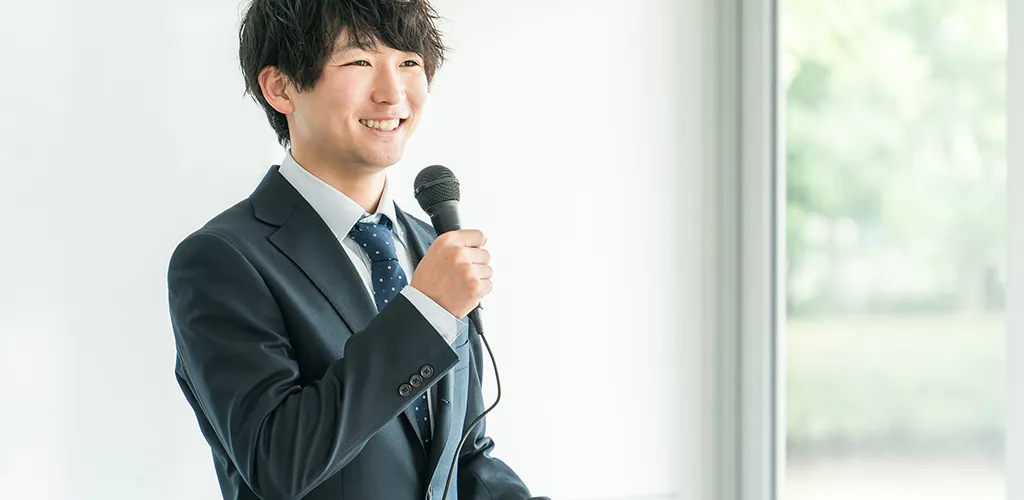 セミナーを行う講師